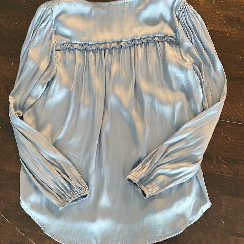 NWT Tahari silky blue polyester long sleeve blouse - Picture 2 of 4